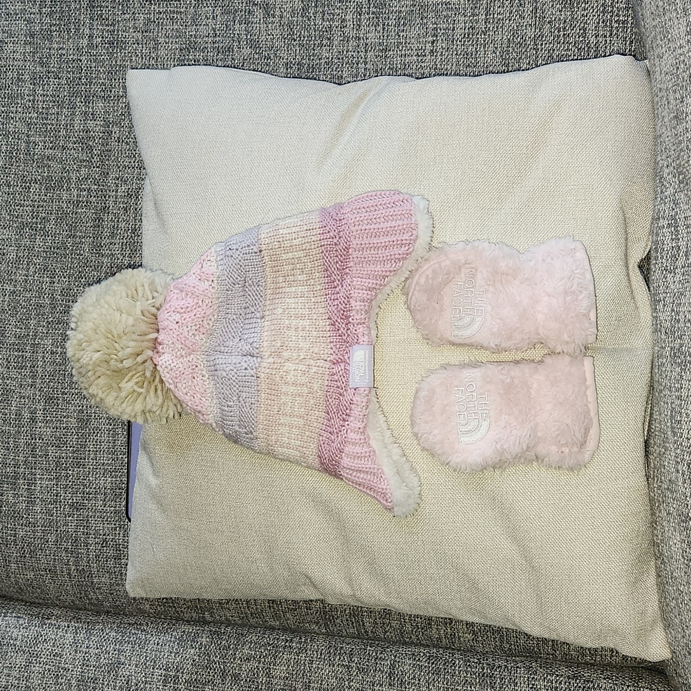 Baby North Face hat and gloves set